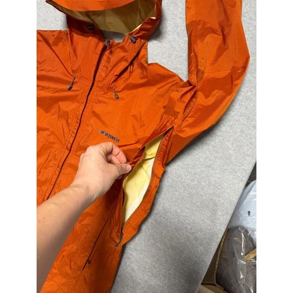 Patagonia Mens Orange Ripstop Nylon Hooded Rain Jacket Shell Small Waterproof